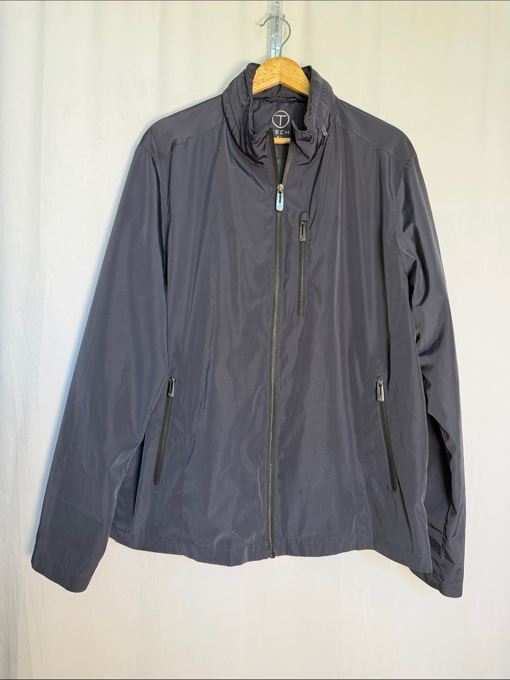 TECH By Tumi Men's Lightweight Jacket Size L Hooded Minimal Packable Travel